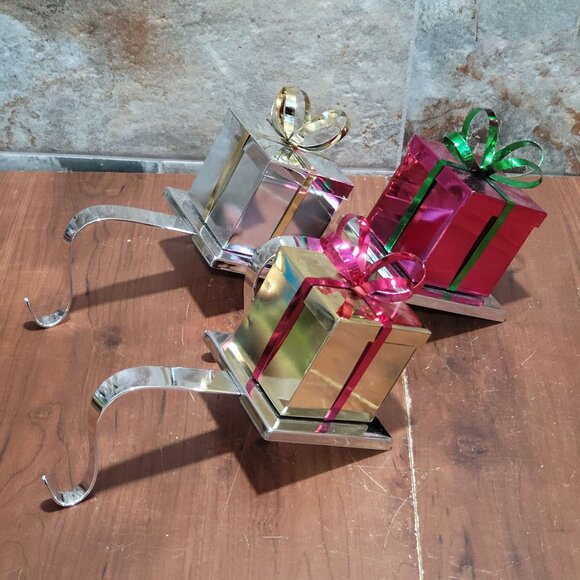 Metal Ribbon Gift Box Stocking Hanging Holder Set of 3 - Picture 10 of 12